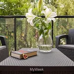 Comodo, Ogrody Pieniawskie, Myweek アパート