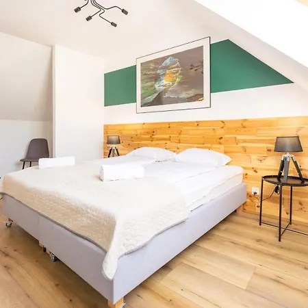 Wood & Sauna Ogrody Pieniawskie, Myweek * 폴라니카-즈루이