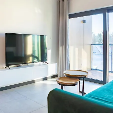 Apartment Wood & Sauna Ogrody Pieniawskie, Myweek
