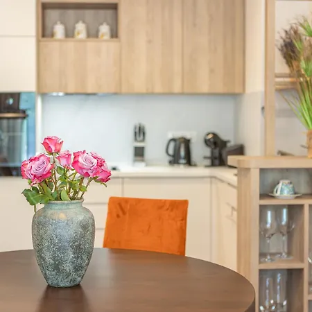 Comodo, Ogrody Pieniawskie, Myweek Apartment